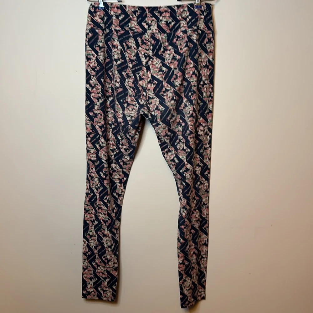 LuLaRoe leggings in size tall and curvy